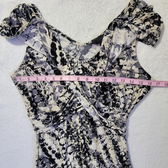 Soma Intimates Jersey Knit Faux Wrap V Neck Soft Dress Black Cream Abstract Sz M - Picture 9 of 10